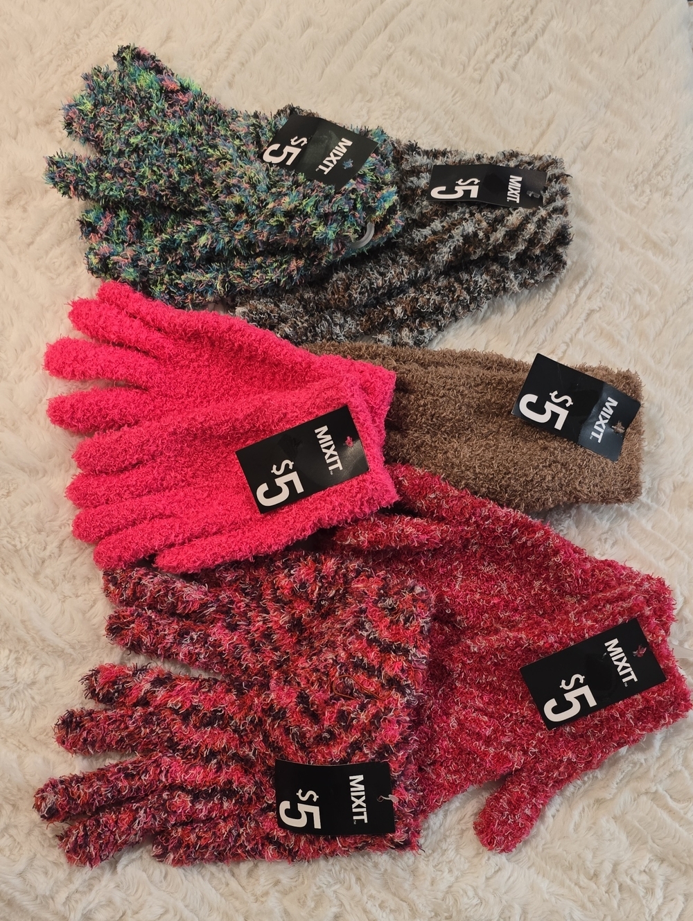 MIXIT BRAND WOMEN'S MULTI COLORS WINTER GLOVES BUNDLE OF 6 PAIR